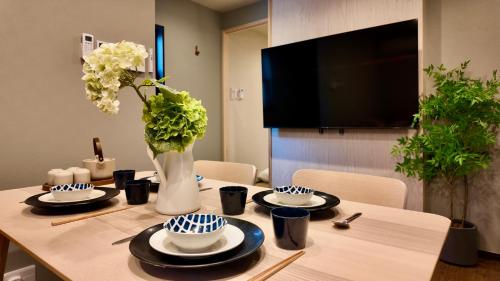 JIA Kakoku Osaka 嘉国 Brand-New 3-Story Japanese-Style Holiday Villa Terrace 4 Bedrooms Sleeps Up to 8 Guests Direct to Kansai Airport