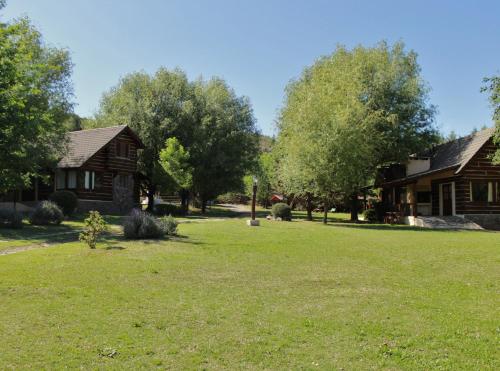 Taman di luar Cabañas Los Maderos