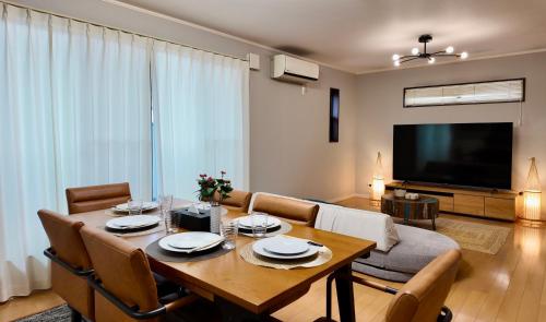 JIA Karin Osaka 嘉麟 Modern Luxury Private Villa Terrace 4 Bedrooms Sleeps Up to 11-12 Guests