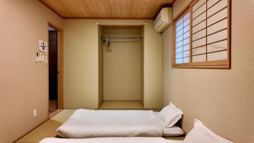 JIA Karin Osaka 嘉麟 Modern Luxury Private Villa Terrace 4 Bedrooms Sleeps Up to 11-12 Guests