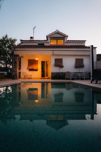 Foto Wishome - Casa con piscina en una preciosa finca privada - PROMO degustación de hamburguesas ECO de nuestra propia ganadería para reservas de 2 o más noches disfrutadas en mayo 4