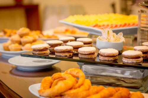 Comida en o cerca de este hotel