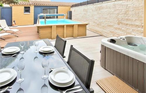Nice Home In Jonquerettes