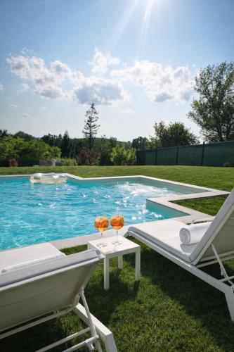 Baseinas apgyvendinimo įstaigoje AMAC Suite with pool arba netoliese