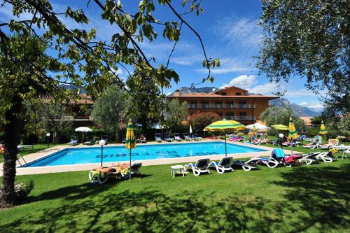 The swimming pool at or close to Hotel Astoria - 3stelle S
