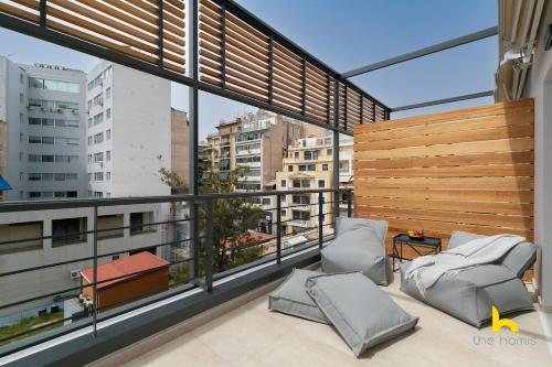Stunning Top-Floor Duplex w Outdoor Jacuzzi!