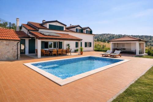 Holiday home Svilaja I Heated pool, family retreat