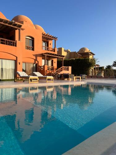 4BR Villa with Private Pool in Gouna