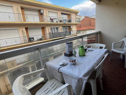 Appartement T3 à 50m de la plage, proche centre - FR-1-696-50
