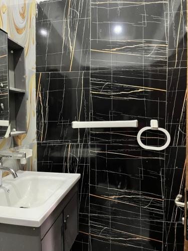 Kamar mandi di cisimmo