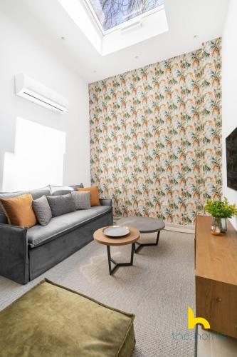 Romantic Studio With Ceiling Window Near Acropolis!