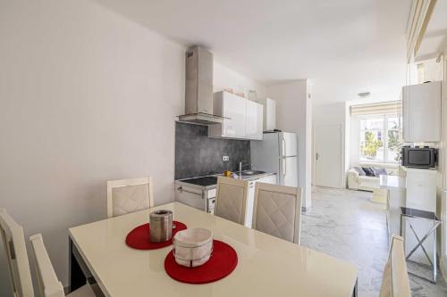 Charming 2BR Apartment 3 minutes from the sea
