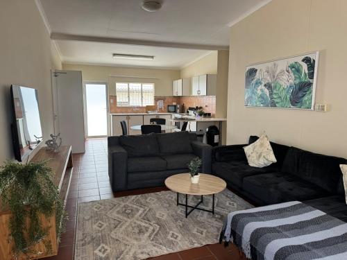 Casa Grove Windhoek! Sleeps 6