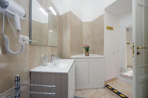 Interno 5 elegante residenza per 10 pax vicina a Colosseo e Santa Maria Maggiore