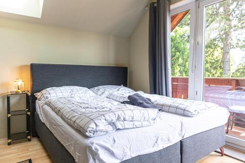 Cozy Private Rooms in Beautiful Garden Villa with WiFi