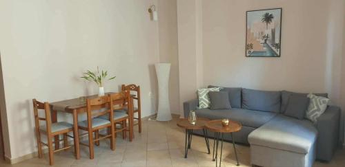 KARAVELAS Rentals