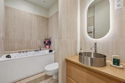 Lavie Maison - Design Suite & Spa Bath