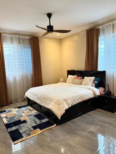 Luxury Three bedroom self compound