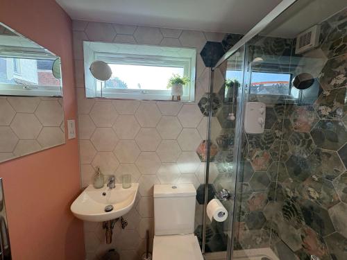 Studio Flat in Seymour Road photo 8