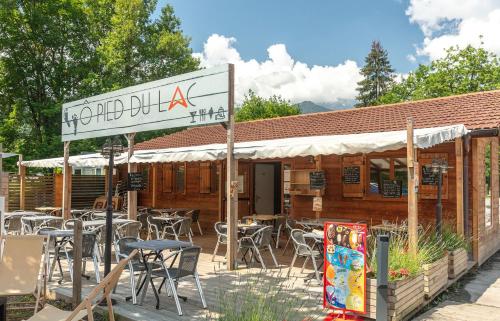 Restaurant o un lloc per menjar a Camping Les Iles