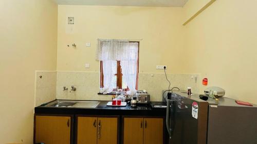 Gallery image of 2bhk flat with pool in candolim in Aguada