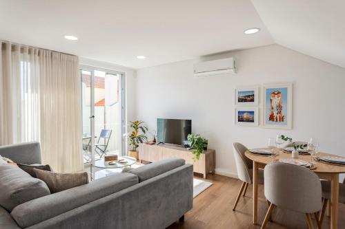 Sunny Center Apartment