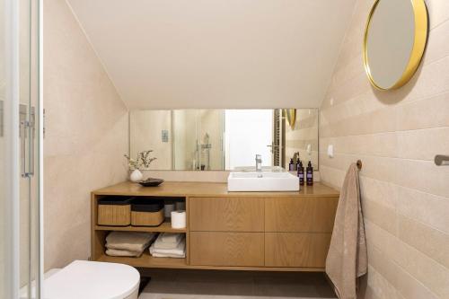 Sunny Center Apartment