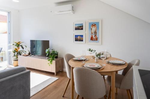 Sunny Center Apartment