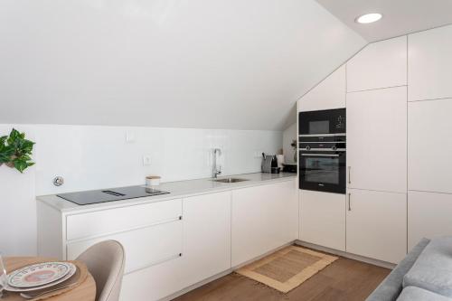 Sunny Center Apartment