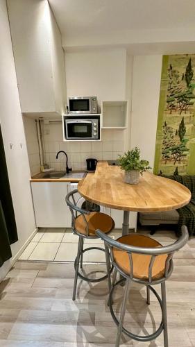 Humility - 1 Bedroom - Close to Pardieu