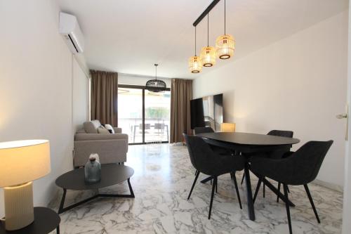 PROCHE CARLTON One bedroom Apartment