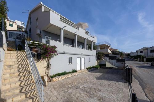 Apartment in Okrug Gornji with sea view, terrace, air conditioning, WiFi 5049-3