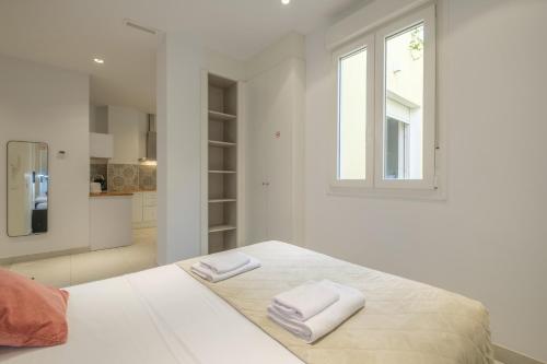 Chic & Comfortable Apartment, Private Terrace photo 13