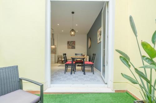 Chic & Comfortable Apartment, Private Terrace photo 20