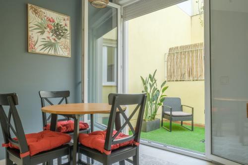 Chic & Comfortable Apartment, Private Terrace photo 5