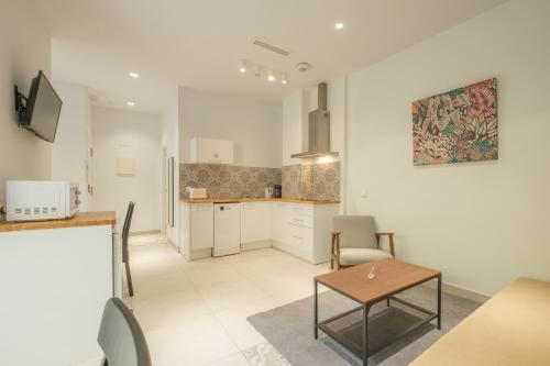 Chic & Comfortable Apartment, Private Terrace photo 25