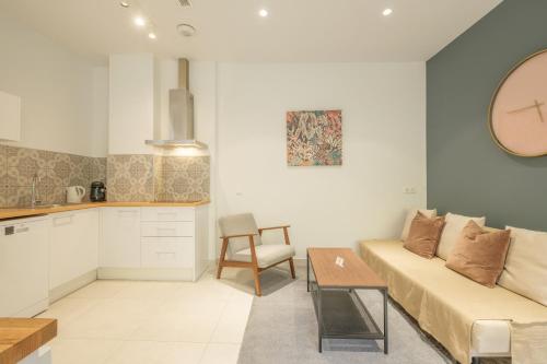 Chic & Comfortable Apartment, Private Terrace photo 27