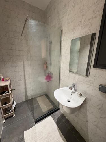 Bany a Cozy Apartment
