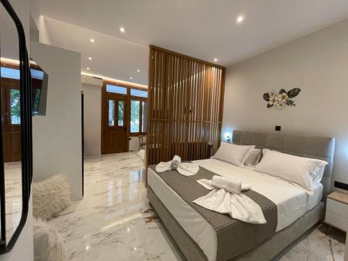 Castle View Serenity Square