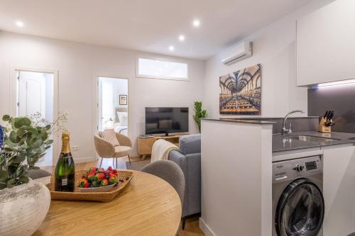 Chic 2-Bed Apartment in Las Letras Madrid