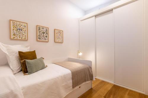 Chic 2-Bed Apartment in Las Letras Madrid