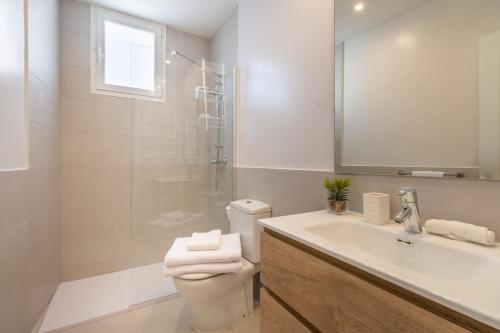 Chic 2-Bed Apartment in Las Letras Madrid