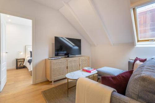 Charming Attic with Terrace in Las Letras