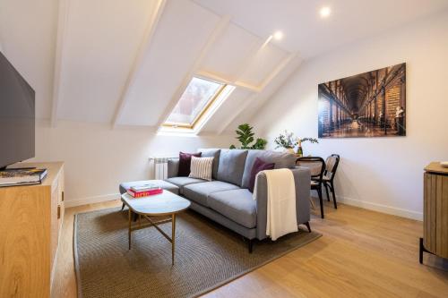 Charming Attic with Terrace in Las Letras