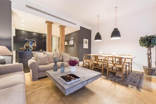 Spectacular 3-Bed Apartment in Central Madrid
