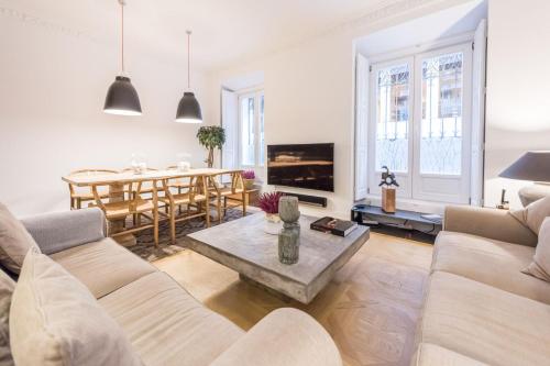 Spectacular 3-Bed Apartment in Central Madrid