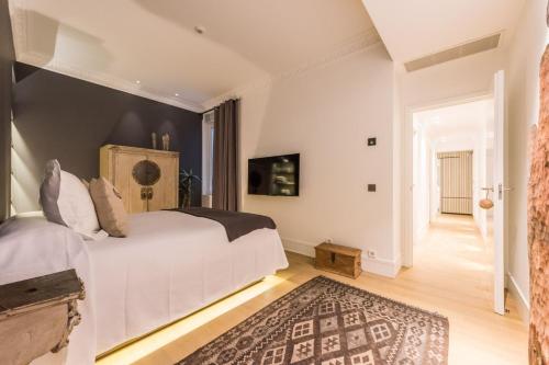 Spectacular 3-Bed Apartment in Central Madrid