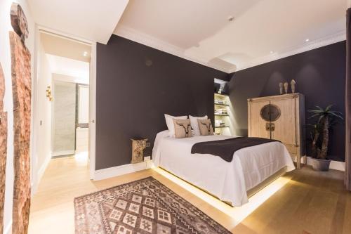 Spectacular 3-Bed Apartment in Central Madrid