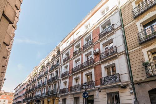 Spectacular 3-Bed Apartment in Central Madrid