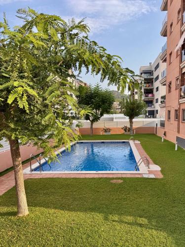 Ideal para familias con jardín privado, piscina y playa a 2 min